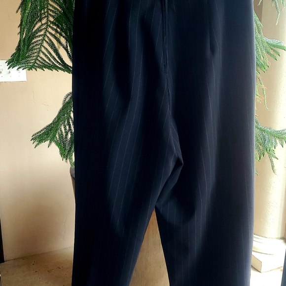 DBY Ltd. Pantsuit w/pale green collar - Picture 3 of 6